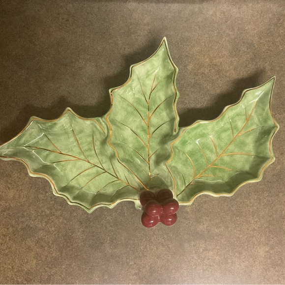 holly & berry Other - VINTAGE HOLLY & BERRY SNACK Relish candyDISH 3 COMPARTMENTS Gold Trim